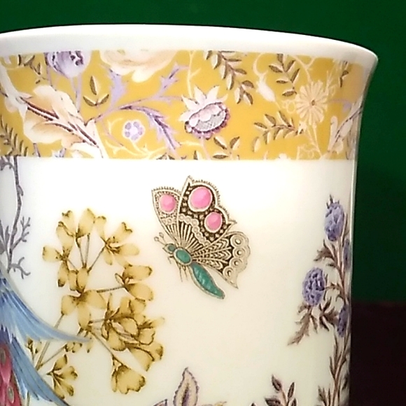 Beautiful Delton Fine Porcelain Mug with Porcelain Spoon - Picture 4 of 8